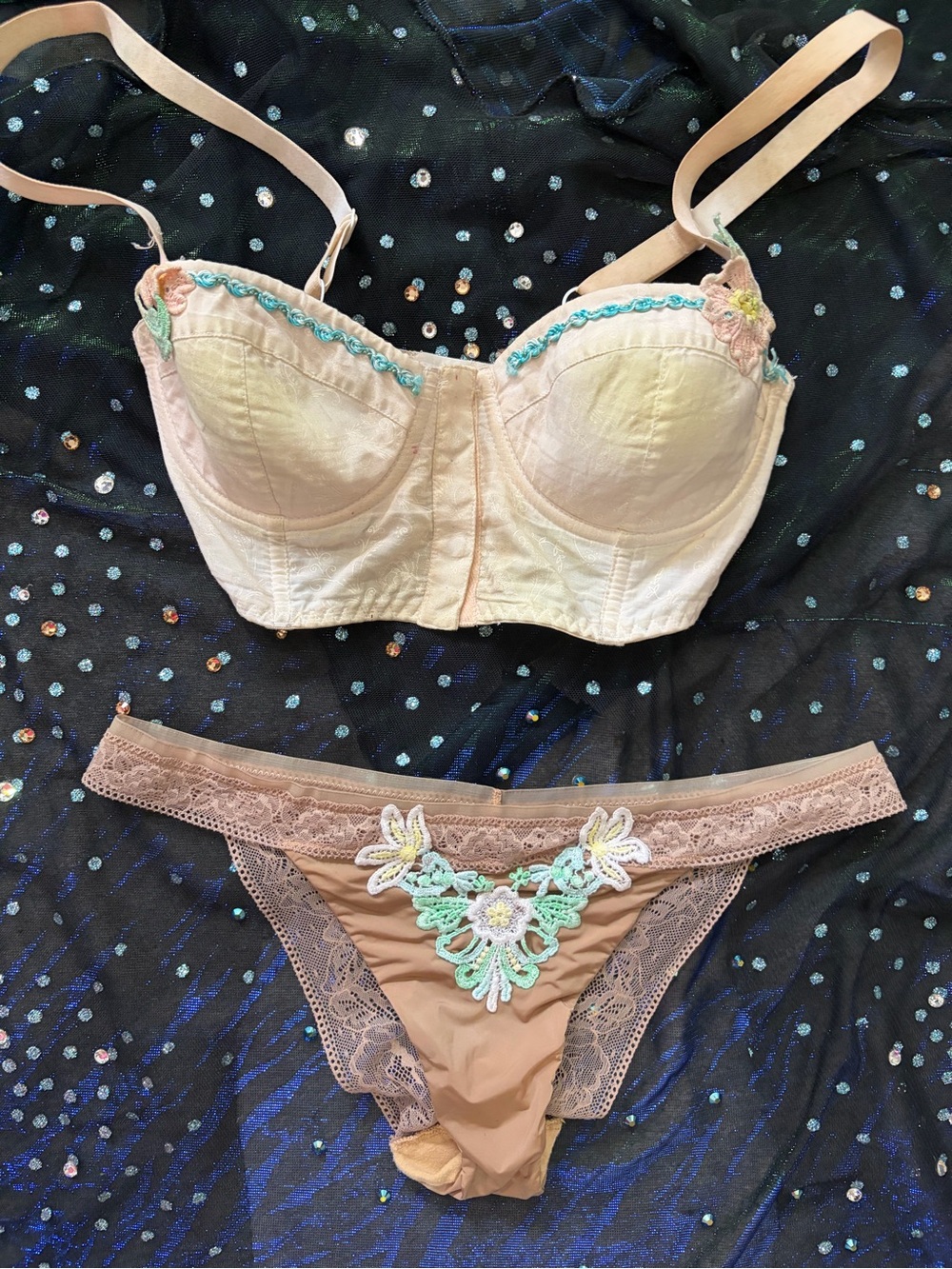 Collection of 25 costume pieces , one of a kind for Burlesque /Showgirl/go go - Picture 3 of 12